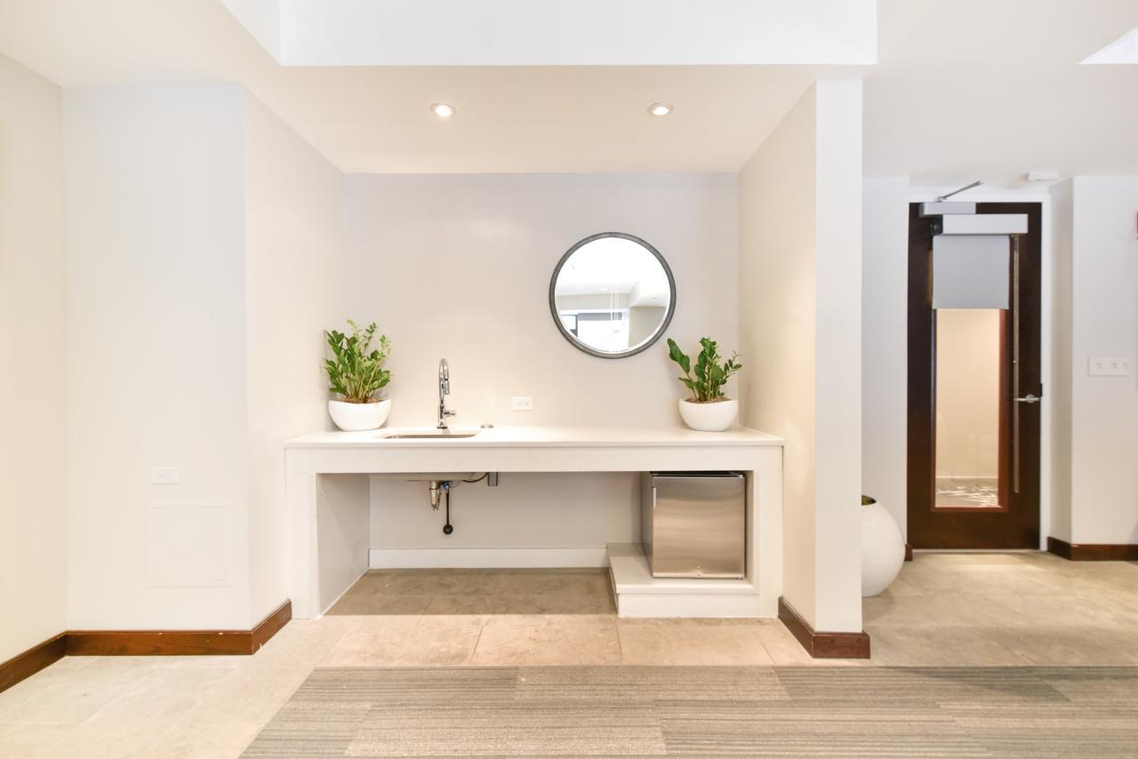 Global Luxury Suites At Kenmore Square Бостън Екстериор снимка