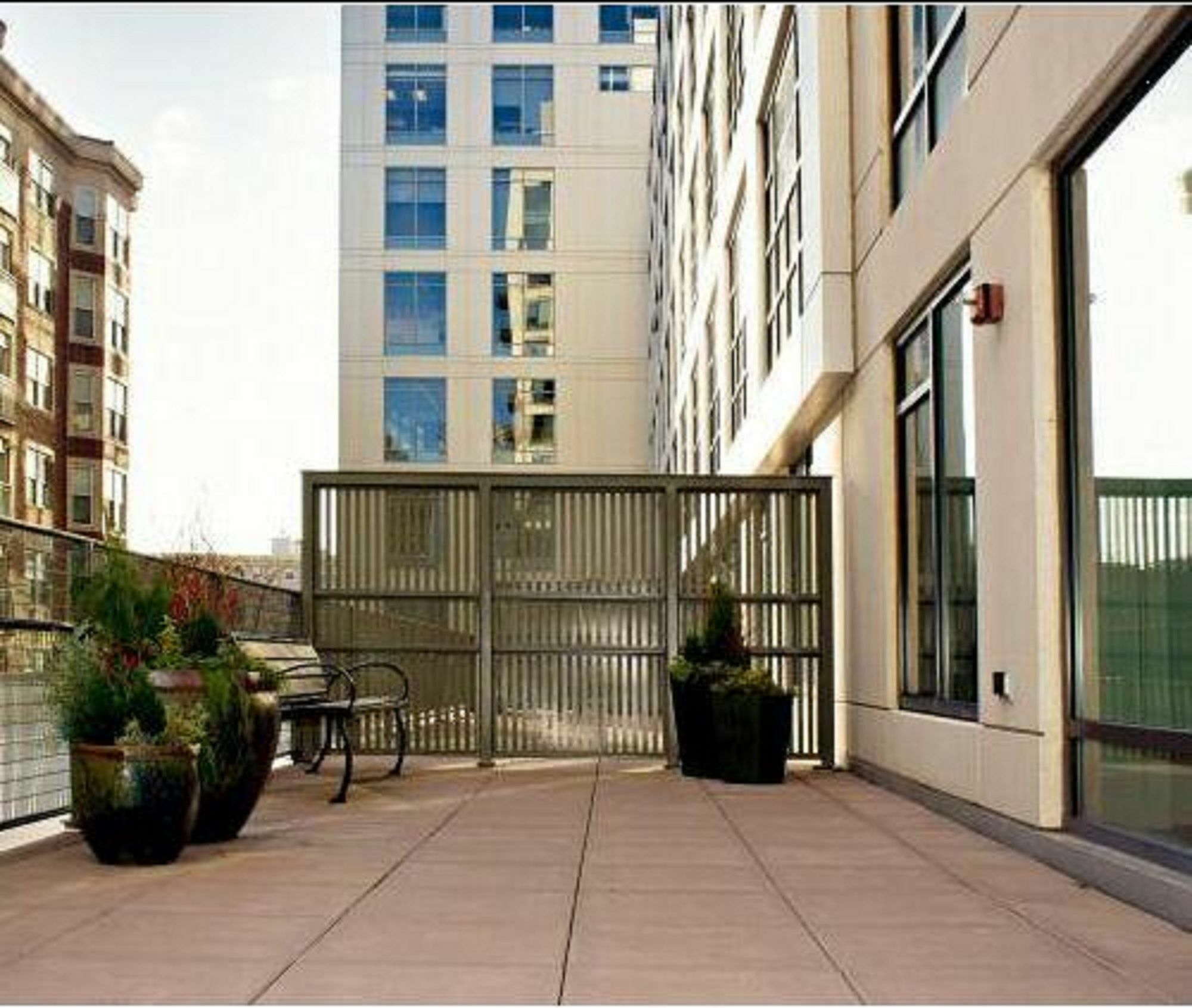 Global Luxury Suites At Kenmore Square Бостън Екстериор снимка