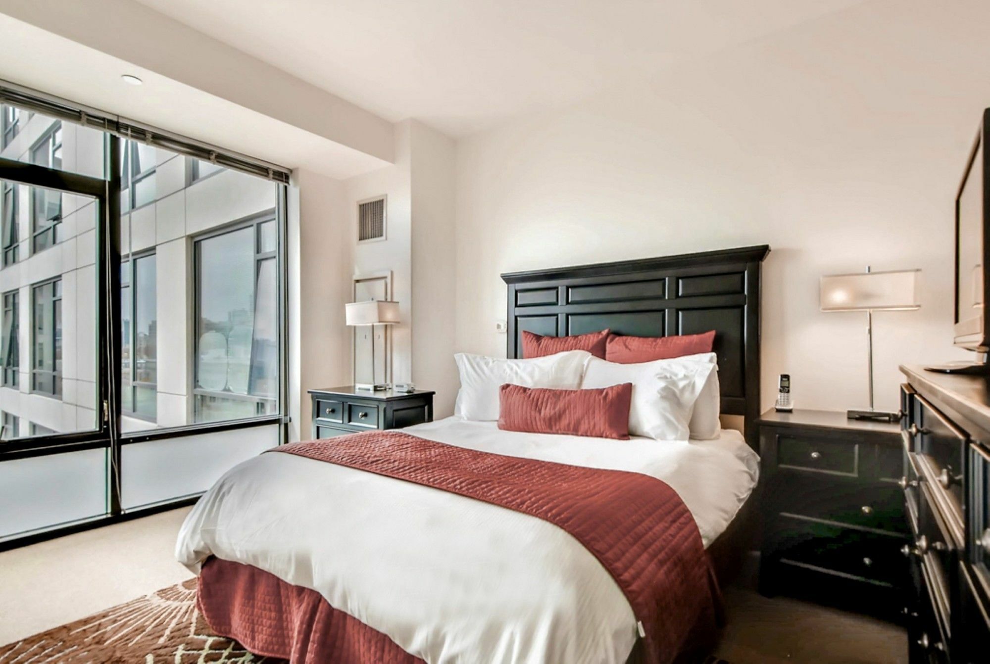 Global Luxury Suites At Kenmore Square Бостън Екстериор снимка