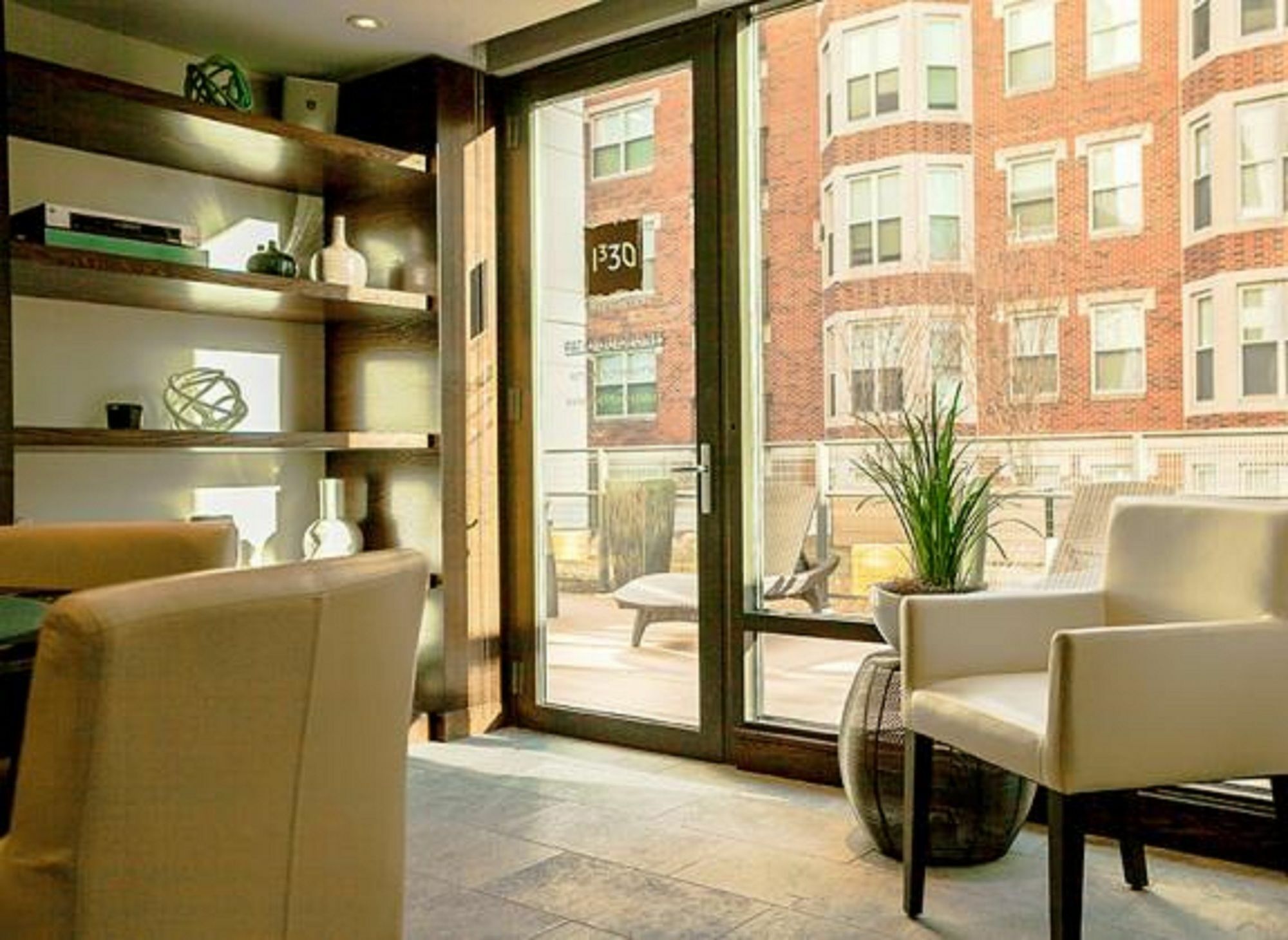 Global Luxury Suites At Kenmore Square Бостън Екстериор снимка