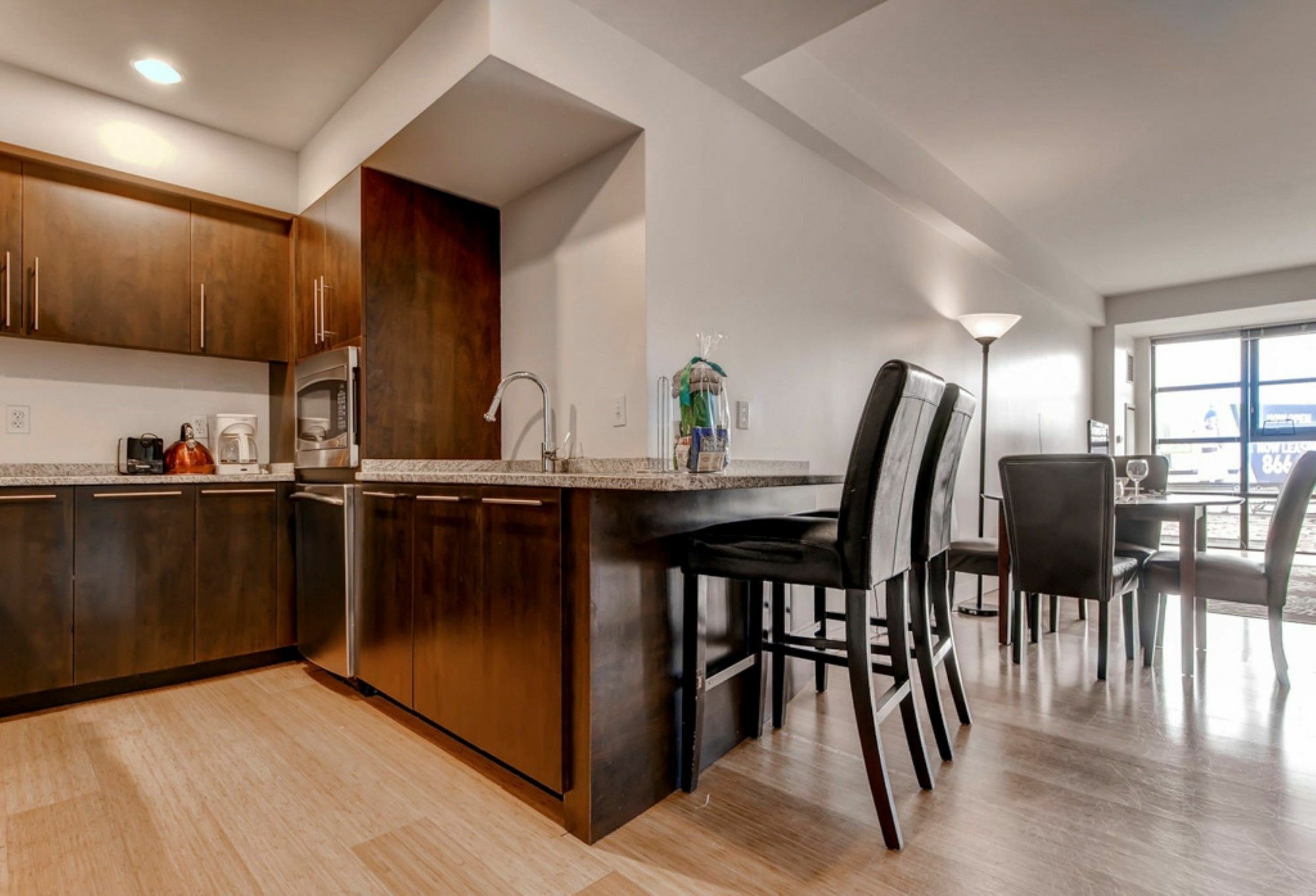Global Luxury Suites At Kenmore Square Бостън Екстериор снимка