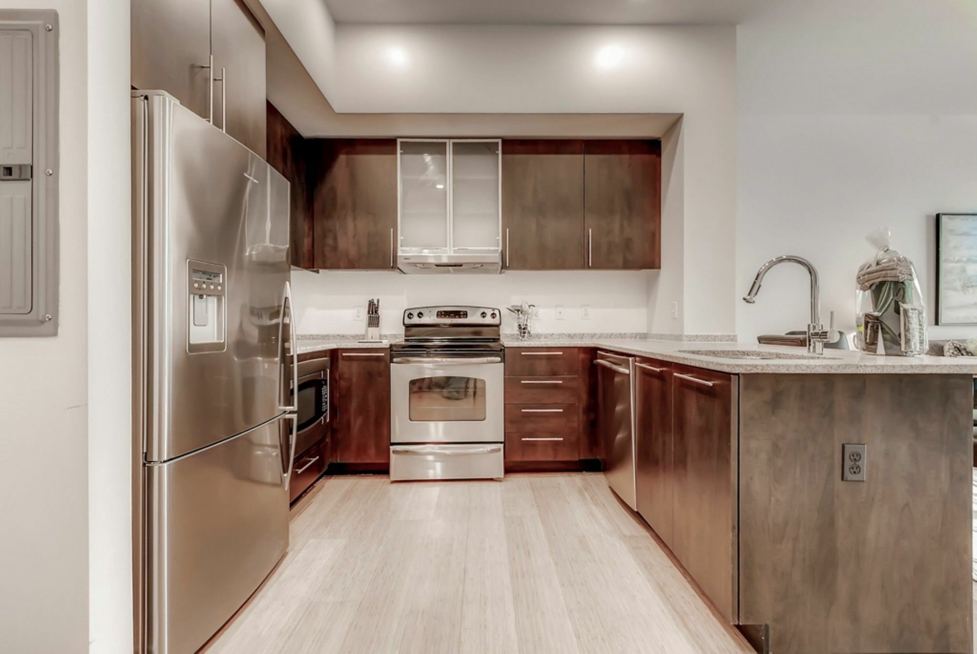 Global Luxury Suites At Kenmore Square Бостън Екстериор снимка