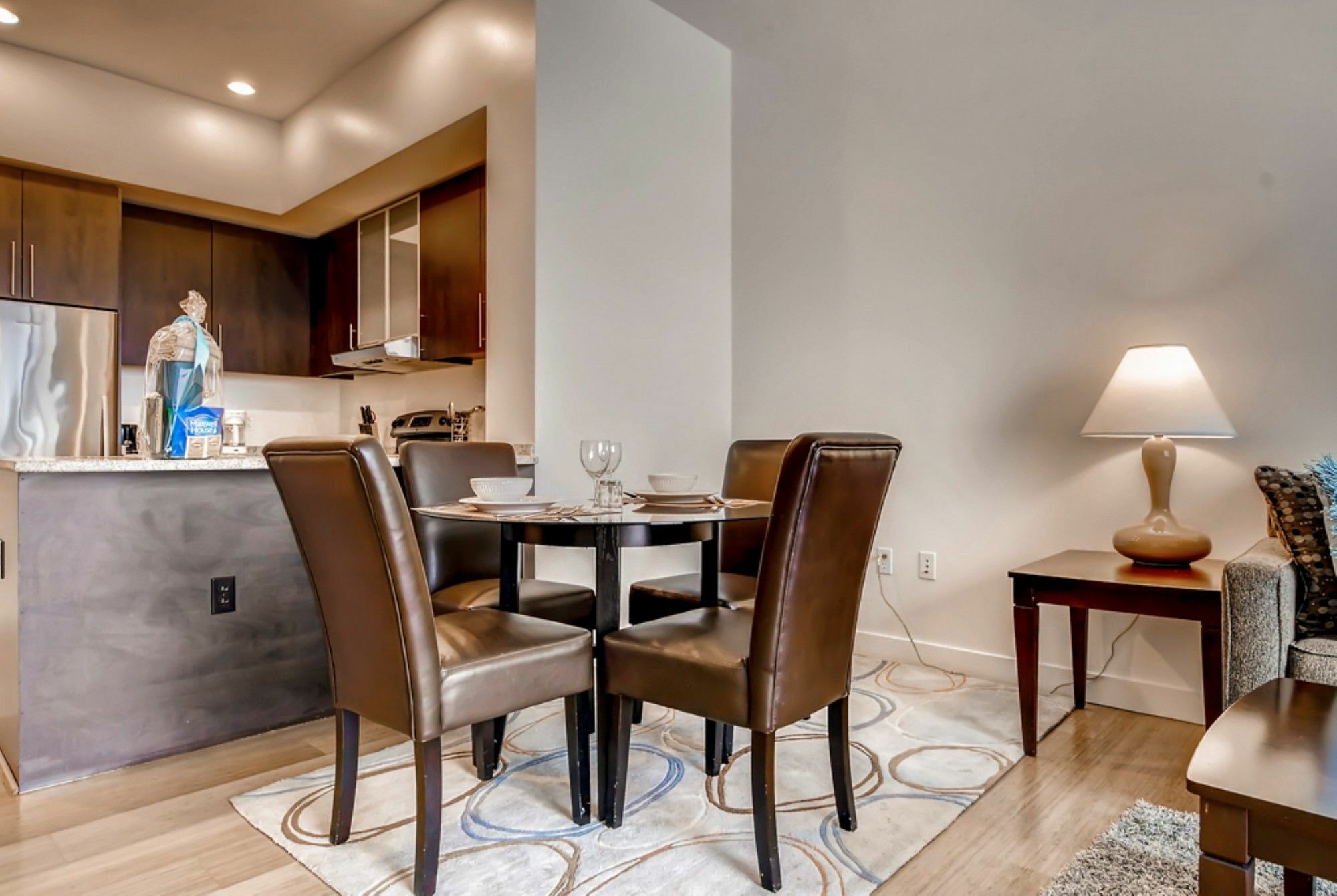 Global Luxury Suites At Kenmore Square Бостън Екстериор снимка